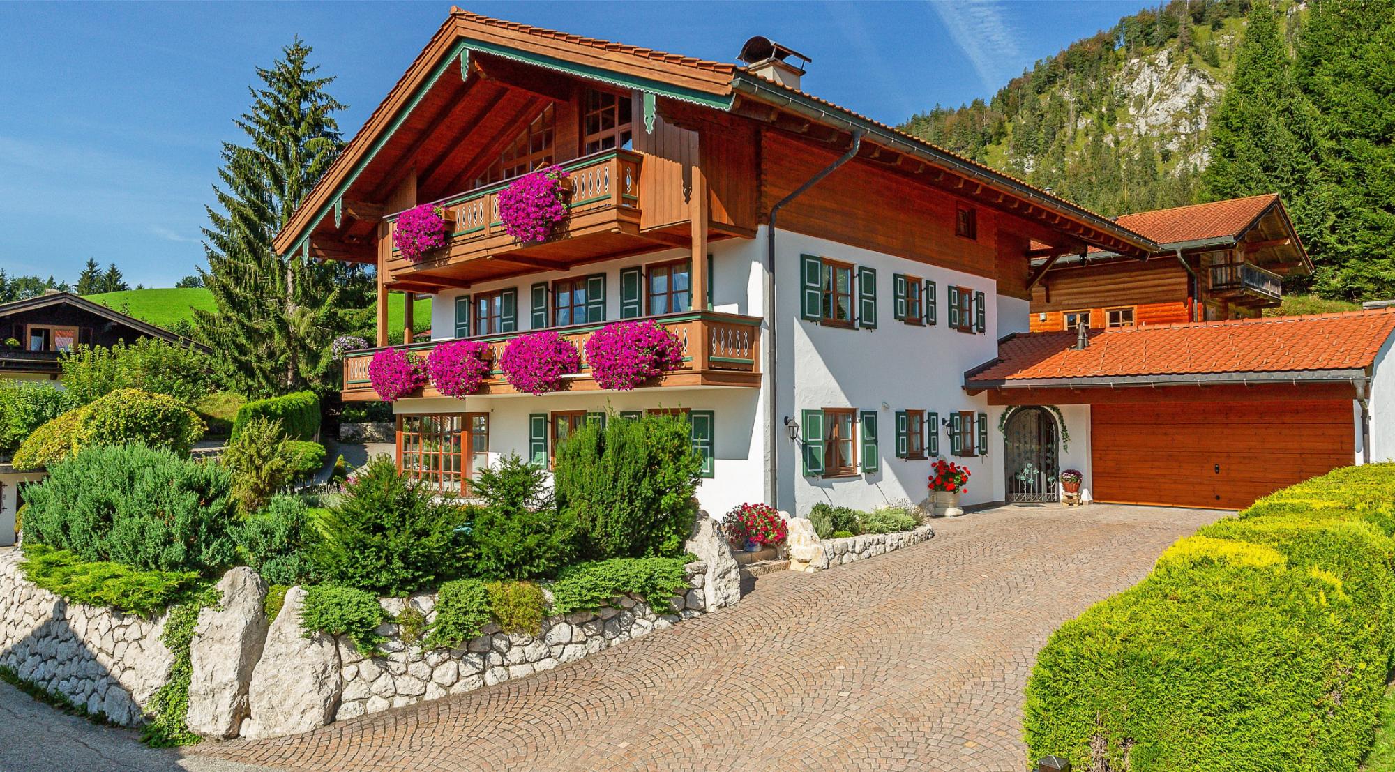 Haus Bergahorn im Sommer