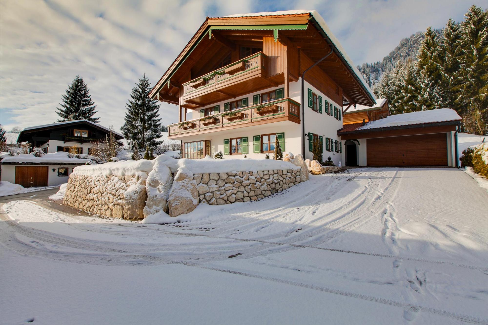 Haus Bergahorn im Winter