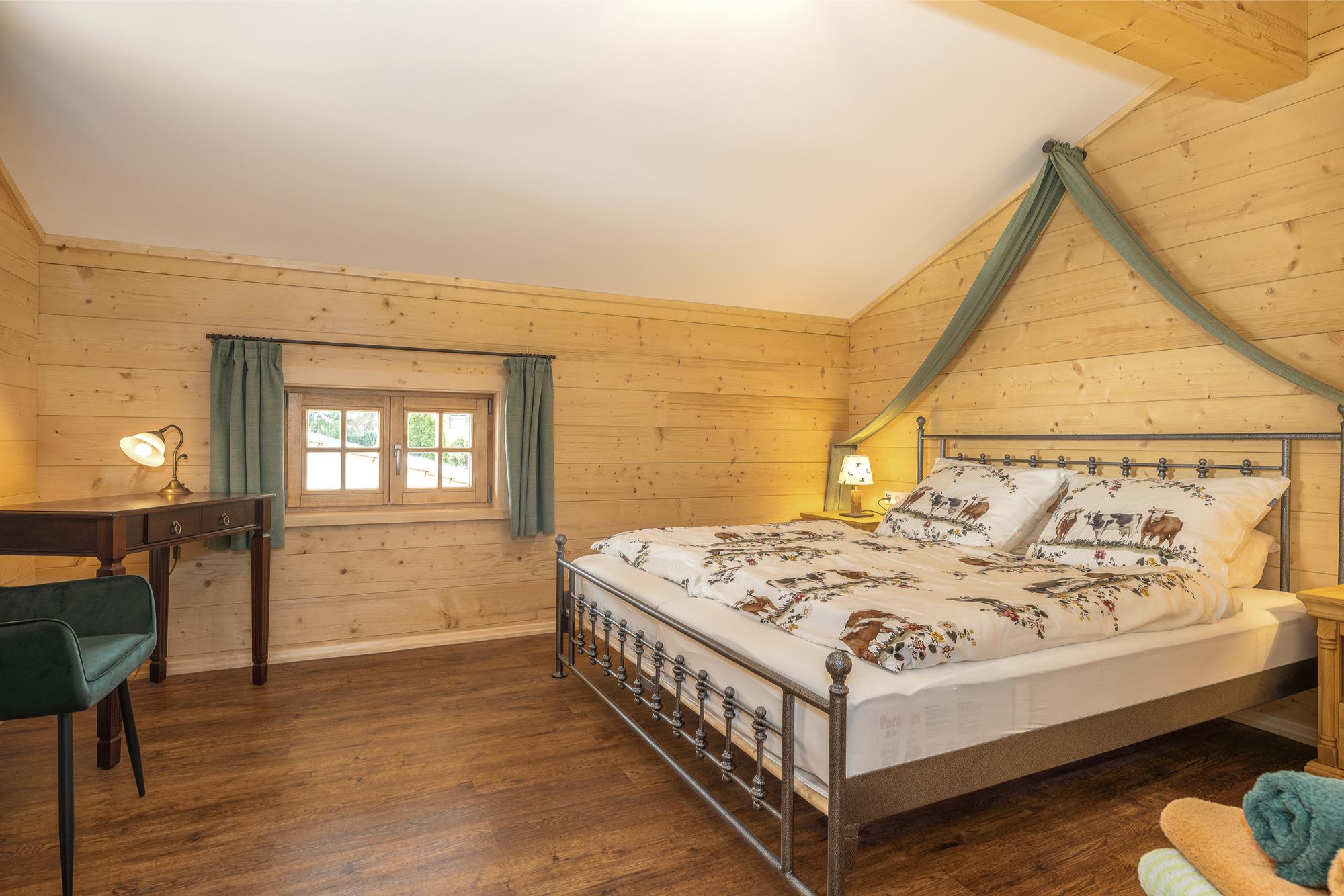 Schlafzimmer 2